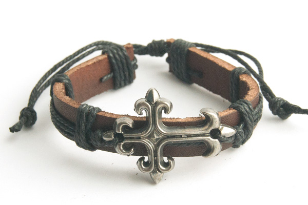 Крест фигурный резной - кожаный браслет (черный шнур)