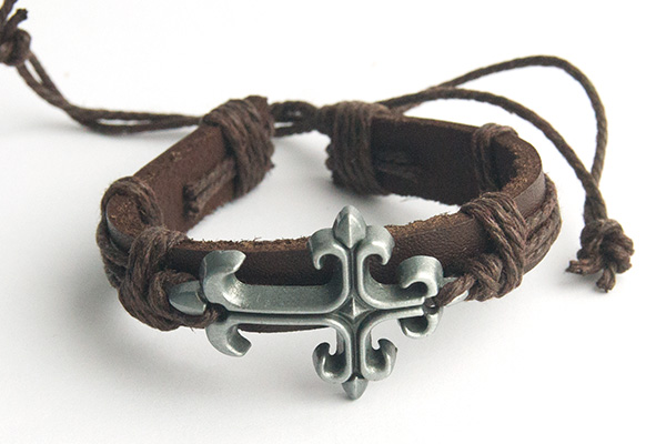 Крест фигурный резной - кожаный браслет (темно-коричневый шнур)