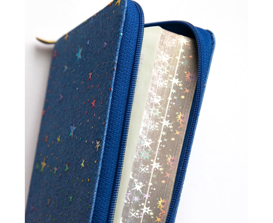 Библия "Радужные звёзды" (12х17см, голубая джинсовая обложка, серебряный обрез со звездами, молния, две закладки)